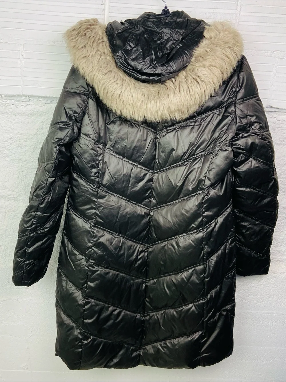 Michael Kors Black Quilted Long Puffer Coat with Faux Fur Hood size Medium
